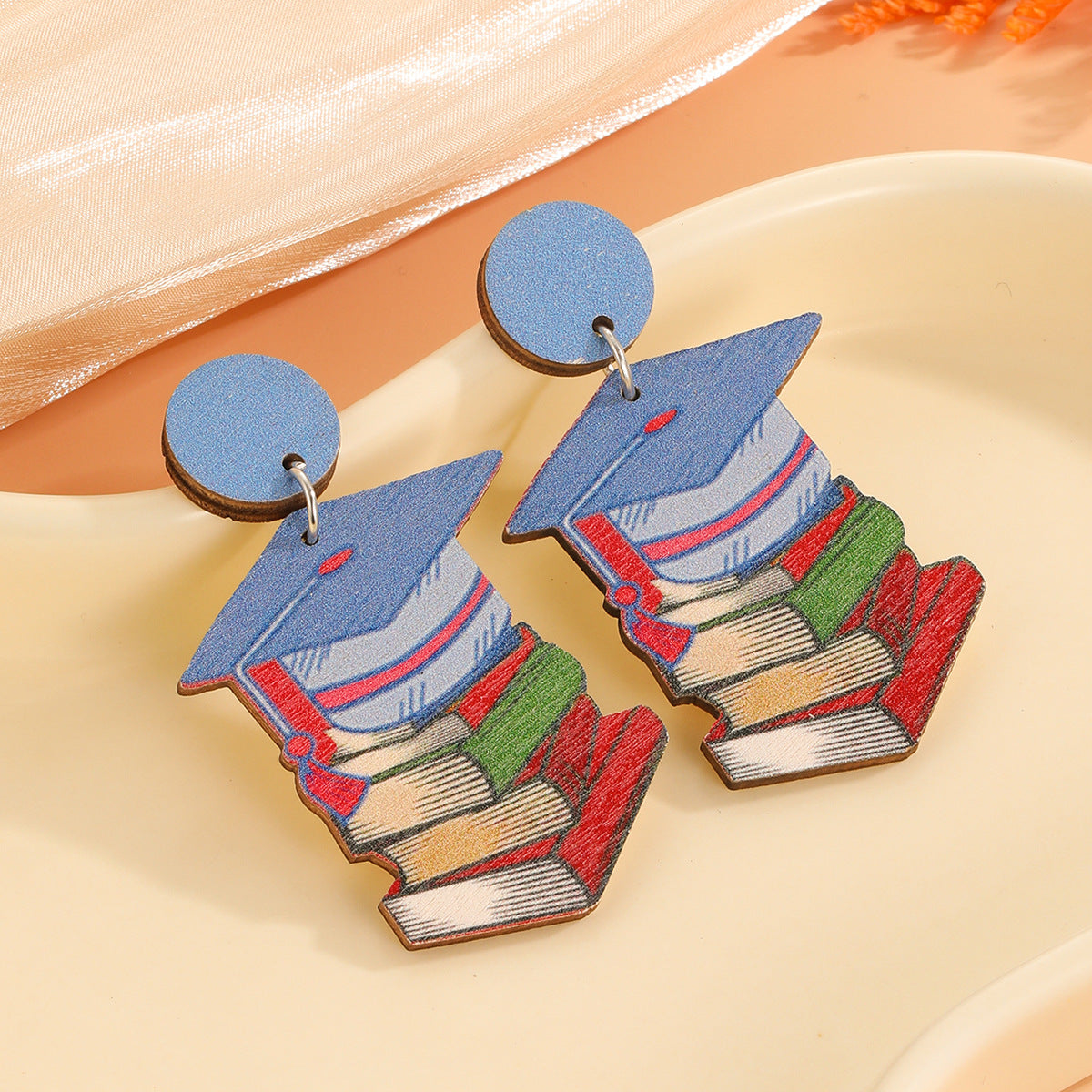 Libro de texto del lápiz de la gorra de doctor al por mayor Decoración colgante de pendientes de madera